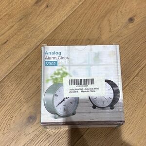 Analog Alarm Clock with Colorful Dials